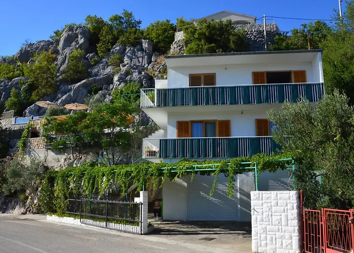 Stone House Marin Tatil Evi Kostanje